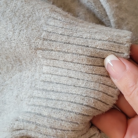 PLUSH HOODED SWEATER, Unisex - Picture 5 of 9